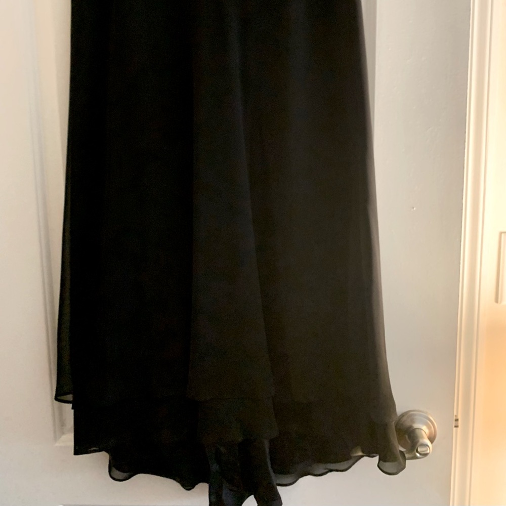 Black polyester skirt with acetate lining